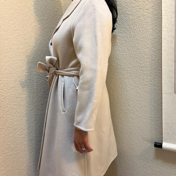 100% Wool Light beige coat Size M (US 8/10) - Picture 4 of 7